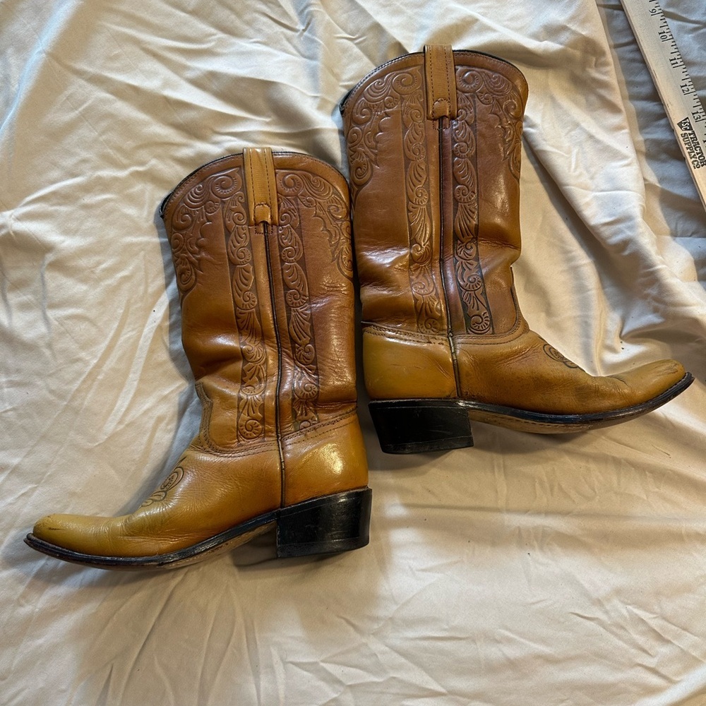 Vintage Acme Women’s Cowboy Boots Tan Brown Western Leather 4.5C USA 1965 - Picture 3 of 10